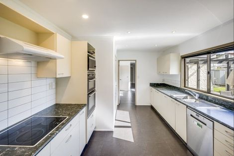 Photo of property in 14 Bassett Place, Taradale, Napier, 4112