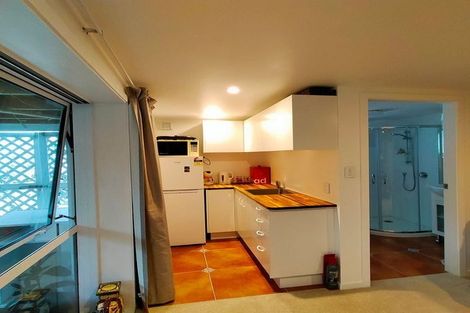 Photo of property in 29 Kingston Heights Road, Kingston, Wellington, 6021