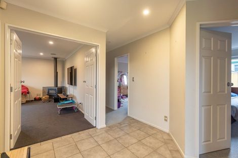 Photo of property in 10 Fernlea Avenue, Kelvin Grove, Palmerston North, 4414