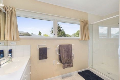 Photo of property in 16 Rutherford Street, Chedworth, Hamilton, 3210