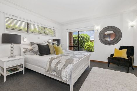 Photo of property in 2/20a Old Lake Road, Narrow Neck, Auckland, 0624