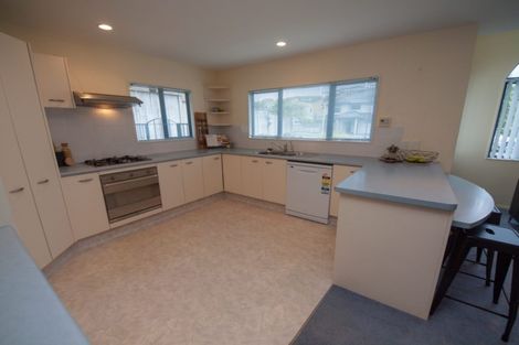 Photo of property in 33 Amesbury Drive, Churton Park, Wellington, 6037