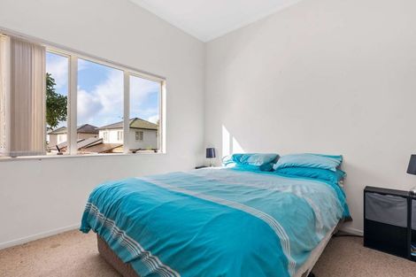 Photo of property in 65 Brashier Circle, Sunnyvale, Auckland, 0612