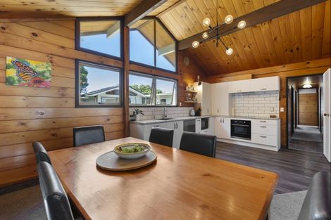 Photo of property in 12 Woodleigh Street, Frankleigh Park, New Plymouth, 4310