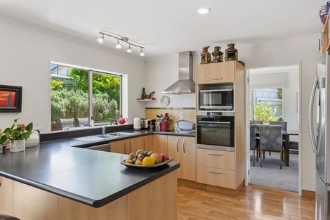 Photo of property in 10 Barrett Drive, Waikanae Beach, Waikanae, 5036