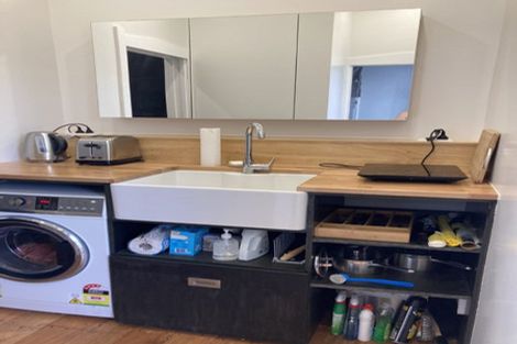 Photo of property in 30 Saint Michaels Crescent, Kelburn, Wellington, 6012