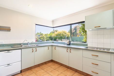 Photo of property in 51 Guildford Drive, Paraparaumu, 5032