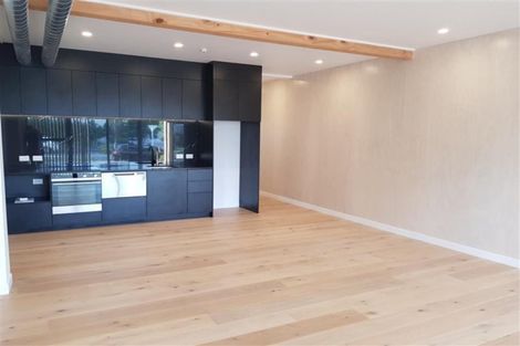 Photo of property in 4/167 Hobsonville Point Road, Hobsonville, Auckland, 0616