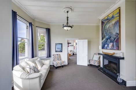 Photo of property in 4 Fitzroy Road, Bluff Hill, Napier, 4110