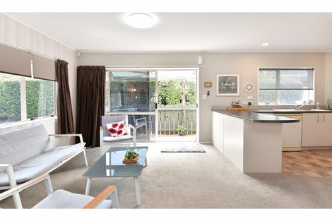 Photo of property in 2/11 Milton Road, Orewa, 0931