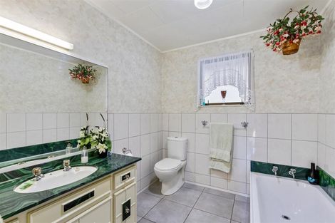 Photo of property in 76 Robertson Road, Ruawai, 0591