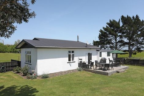 Photo of property in 195 Raumai Road, Bulls, 4894