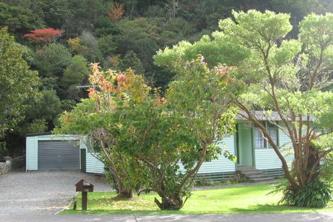 Photo of property in 104 Pinehaven Road, Pinehaven, Upper Hutt, 5019
