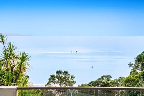 Photo of property in 10 Chelverton Terrace, Red Beach, 0932