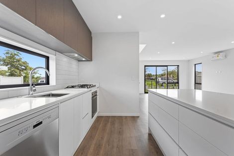 Photo of property in 16 Riria Crescent, Takanini, 2112