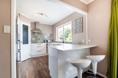 Photo of property in 1/41 Elizabeth Drive, West Harbour, Auckland, 0618