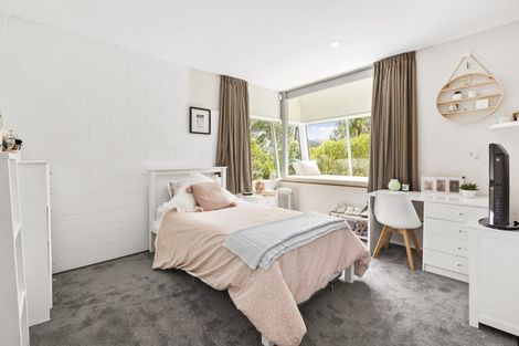 Photo of property in 5 Cavalry Close, Crofton Downs, Wellington, 6035