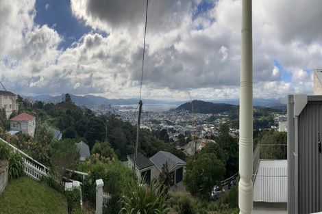 Photo of property in 21 Dorking Road, Brooklyn, Wellington, 6021