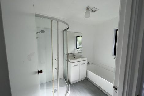 Photo of property in 1/15 Kupari Place, Totara Vale, Auckland, 0629