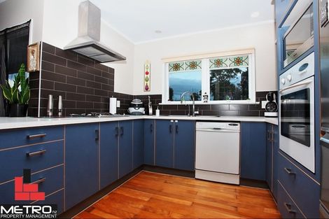 Photo of property in 20 Longbill Place, Glendene, Auckland, 0602