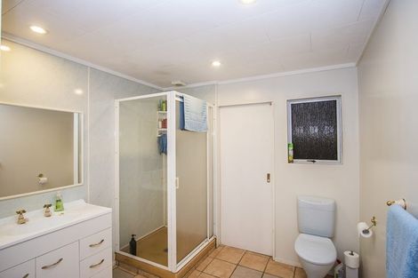 Photo of property in 13 Reynolds Place, Torbay, Auckland, 0630