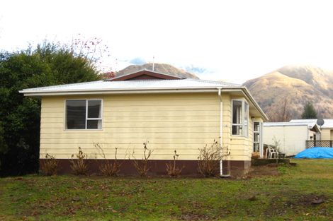 Photo of property in 12 Inverness Crescent, Arrowtown, 9302