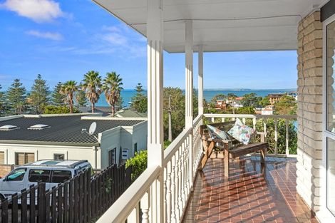 Photo of property in 98 Hebron Road, Waiake, Auckland, 0630