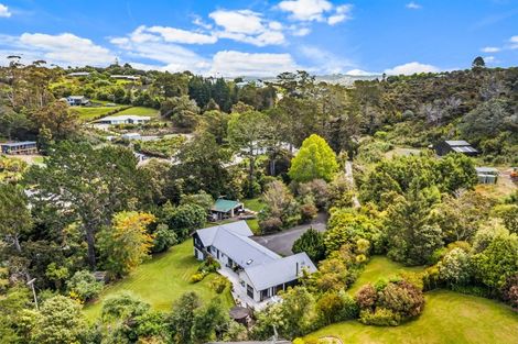 Photo of property in 12 Hobbs Road, Matakatia, Whangaparaoa, 0930