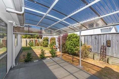 Photo of property in 6 Grace Cove, Aotea, Porirua, 5024