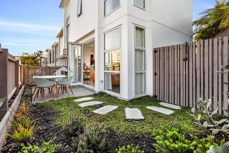 Photo of property in 28e Ian Morrison Road, Hobsonville, Auckland, 0616