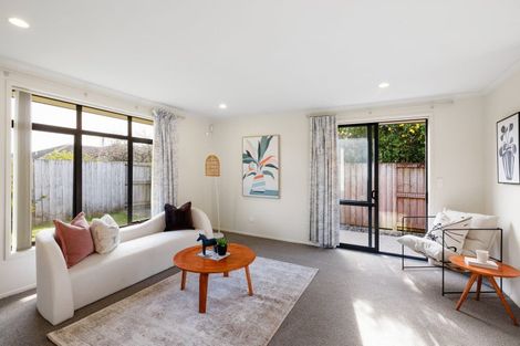 Photo of property in 6 Willscarlet Lane, Hamilton East, Hamilton, 3216