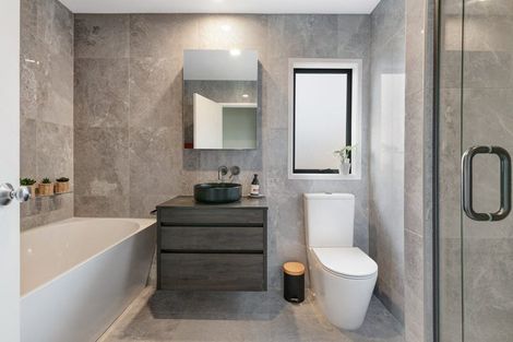 Photo of property in 2/26 James Street, Bayview, Auckland, 0629