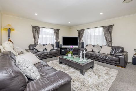 Photo of property in 2 Dunaff Place, Flat Bush, Auckland, 2019