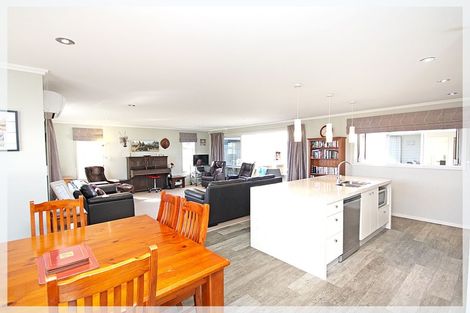 Photo of property in 24 Forbes Road, Foxton Beach, Foxton, 4815