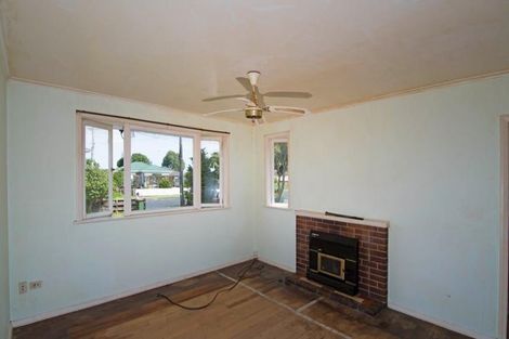Photo of property in 27 Hill Crescent, Papakura, 2110