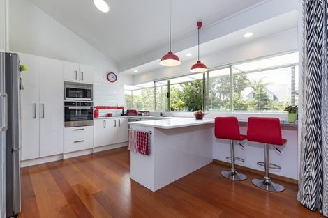 Photo of property in 30 Rosella Grove, Waimauku, 0812