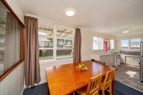 Photo of property in 3 Rainsford Street, Moturoa, New Plymouth, 4310