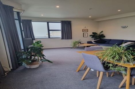 Photo of property in 17 Kent Terrace - Kent Apartments, 4f/16 Kent Terrace, Mount Victoria, Wellington, 6011