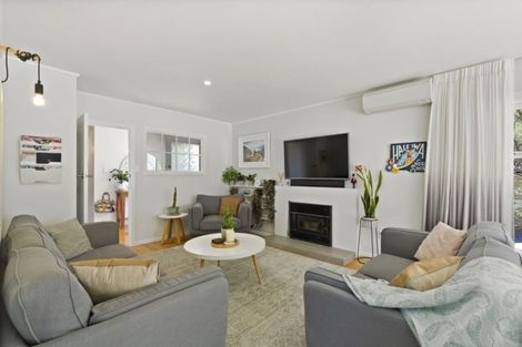Photo of property in 2/526 Beach Road, Murrays Bay, Auckland, 0630