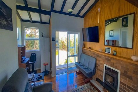 Photo of property in 41 Bluecliffs Beach Road, Papatotara, Tuatapere, 9691