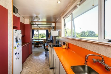 Photo of property in 18 Endeavour Street, Marfell, New Plymouth, 4310