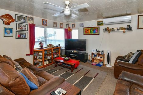 Photo of property in 36 Kopara Place, Clendon Park, Auckland, 2103