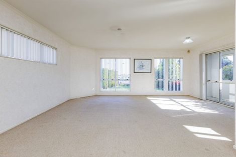 Photo of property in 118 Great South Road, Manurewa, Auckland, 2102