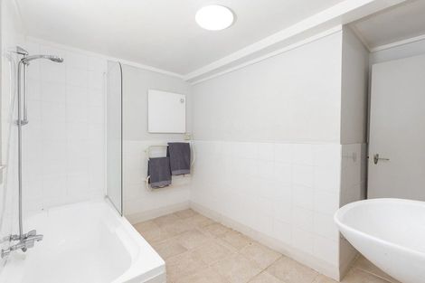 Photo of property in 2 Rata Road, Stanmore Bay, Whangaparaoa, 0932
