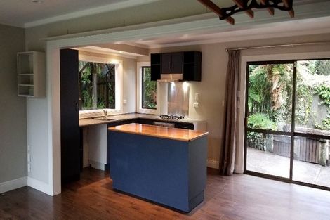 Photo of property in 48 Turanga Road, Henderson Valley, Auckland, 0612