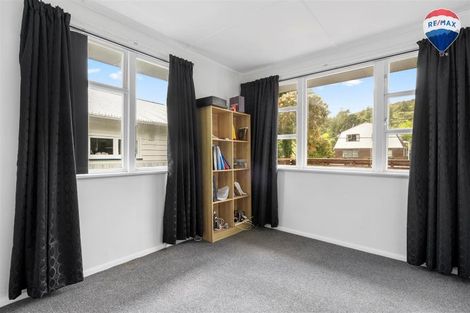 Photo of property in 266 Stokes Valley Road, Stokes Valley, Lower Hutt, 5019