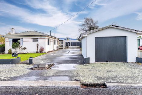 Photo of property in 6 Michael Street, Waimate, 7924