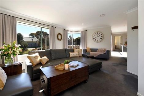 Photo of property in 21 Ngawhatu Road, Stoke, Nelson, 7011