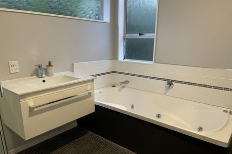 Photo of property in 35 Chorley Grove, Churton Park, Wellington, 6037