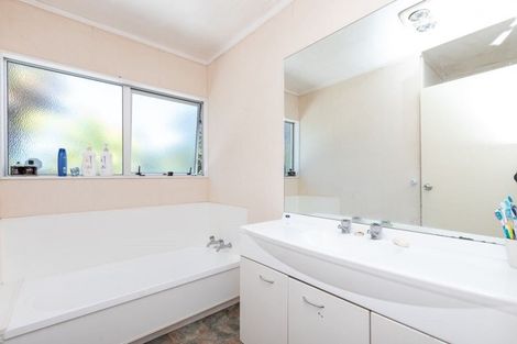 Photo of property in 30b Yeats Crescent, Fairfield, Hamilton, 3214